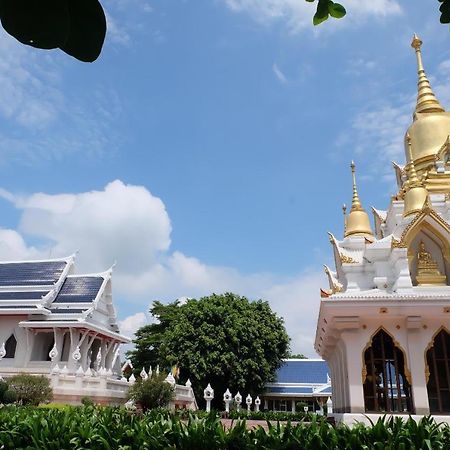 The Imperial Kushinagar Hotel Ngoại thất bức ảnh