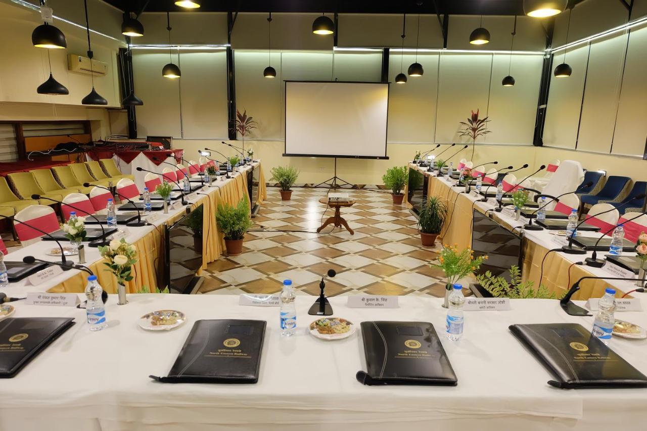 The Imperial Kushinagar Hotel Ngoại thất bức ảnh