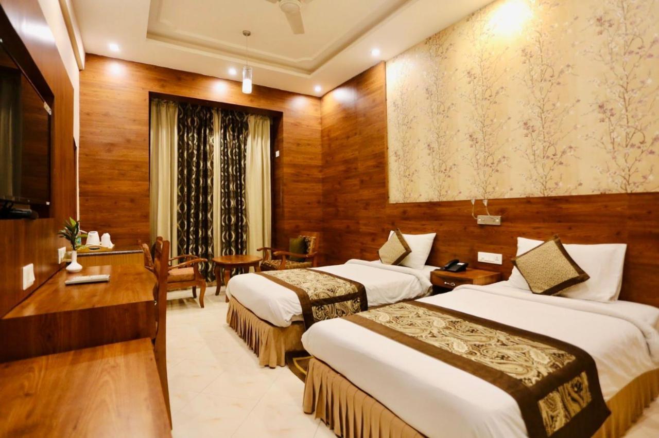 The Imperial Kushinagar Hotel Ngoại thất bức ảnh