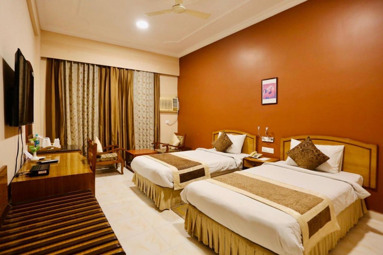 The Imperial Kushinagar Hotel Ngoại thất bức ảnh