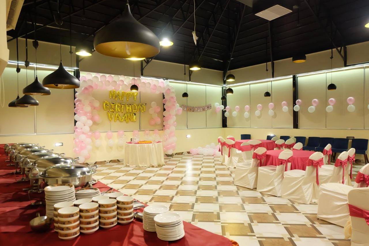 The Imperial Kushinagar Hotel Ngoại thất bức ảnh